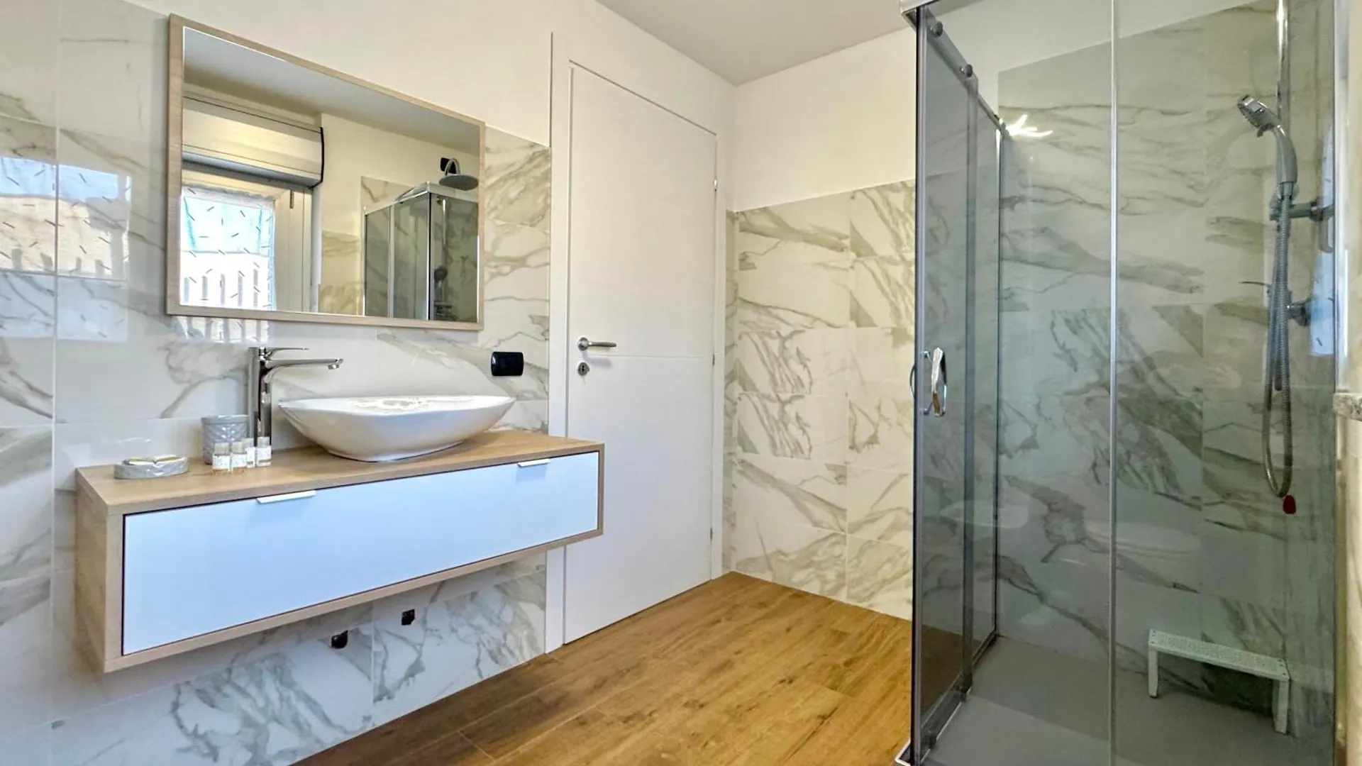 Lejlighed Appartamento Privato Con Jacuzzi Legnano Italien