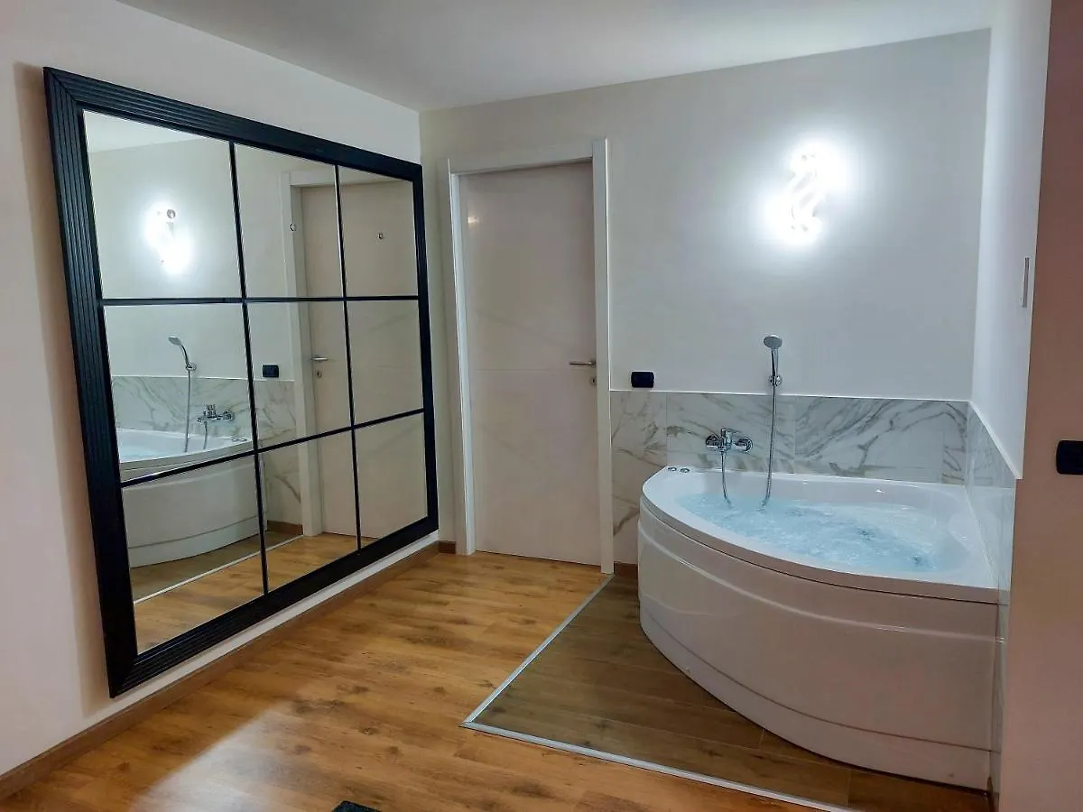 Apartment Appartamento Privato Con Jacuzzi Legnano Italy